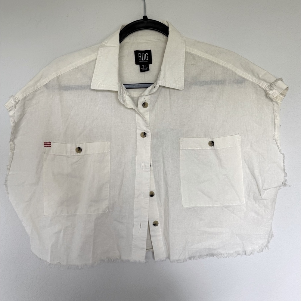 BDG Urban Outfitters Raw Hem Cropped Button-Up Shirt, Boxy Fit, Utility Style S